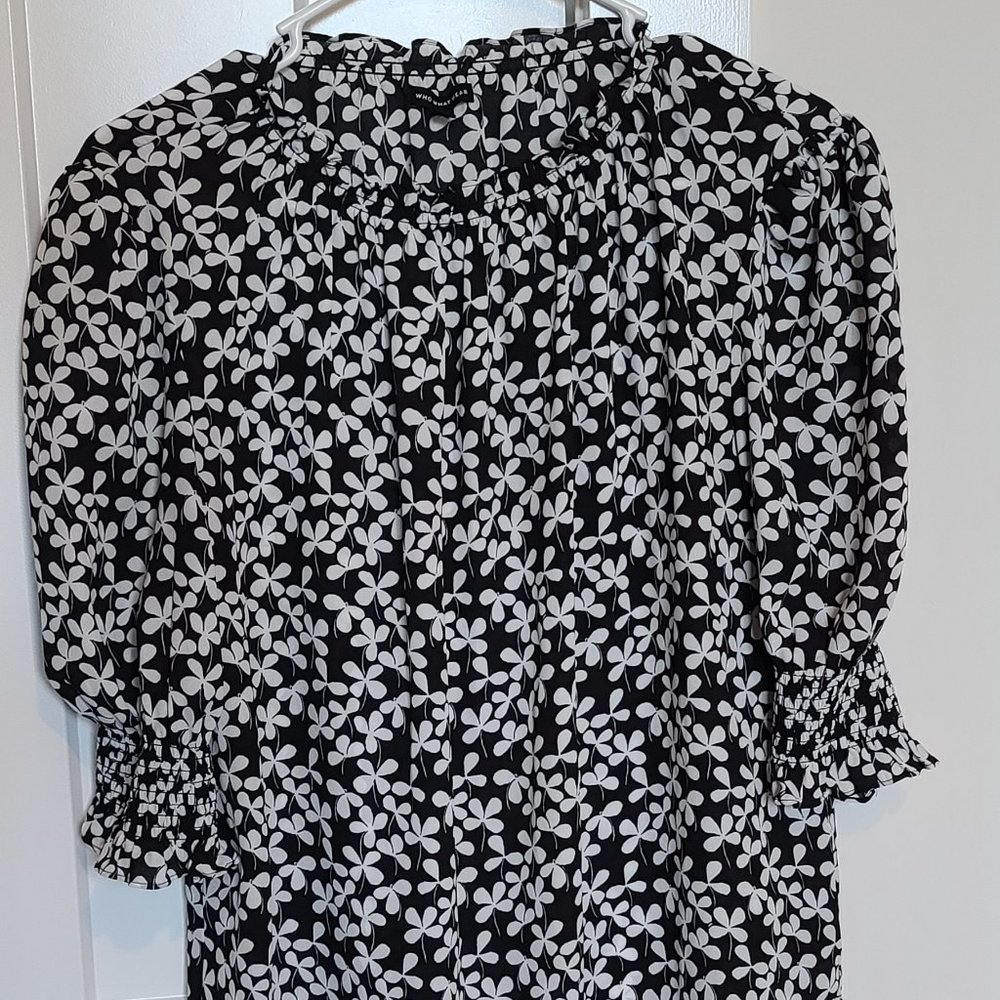 Who What WEAR Top Black with Off white clover look